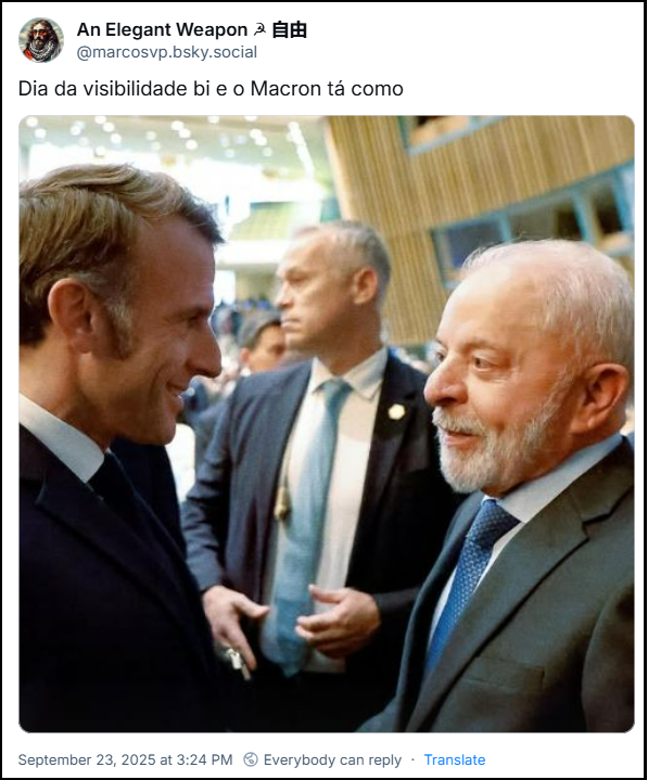 Post de An Elegant Weapon ☭ 自由 (@marcosvp.bsky.social) com o texto: “Dia da visibilidade bi e o Macron tá como” e uma foto de Macron e Lula se olhando